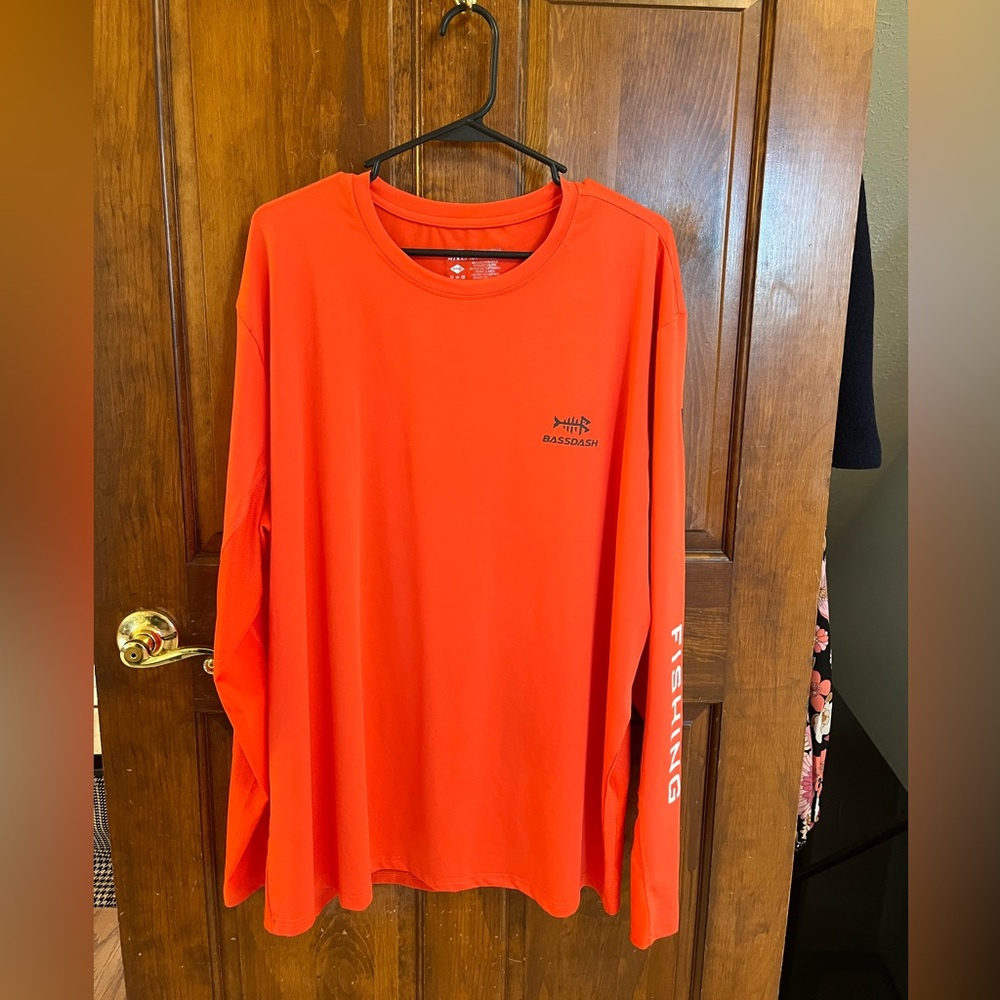 NWT BASSDASH 2XL Fishing T Shirt Men Sun Protection Long Sleeve Red-orange.